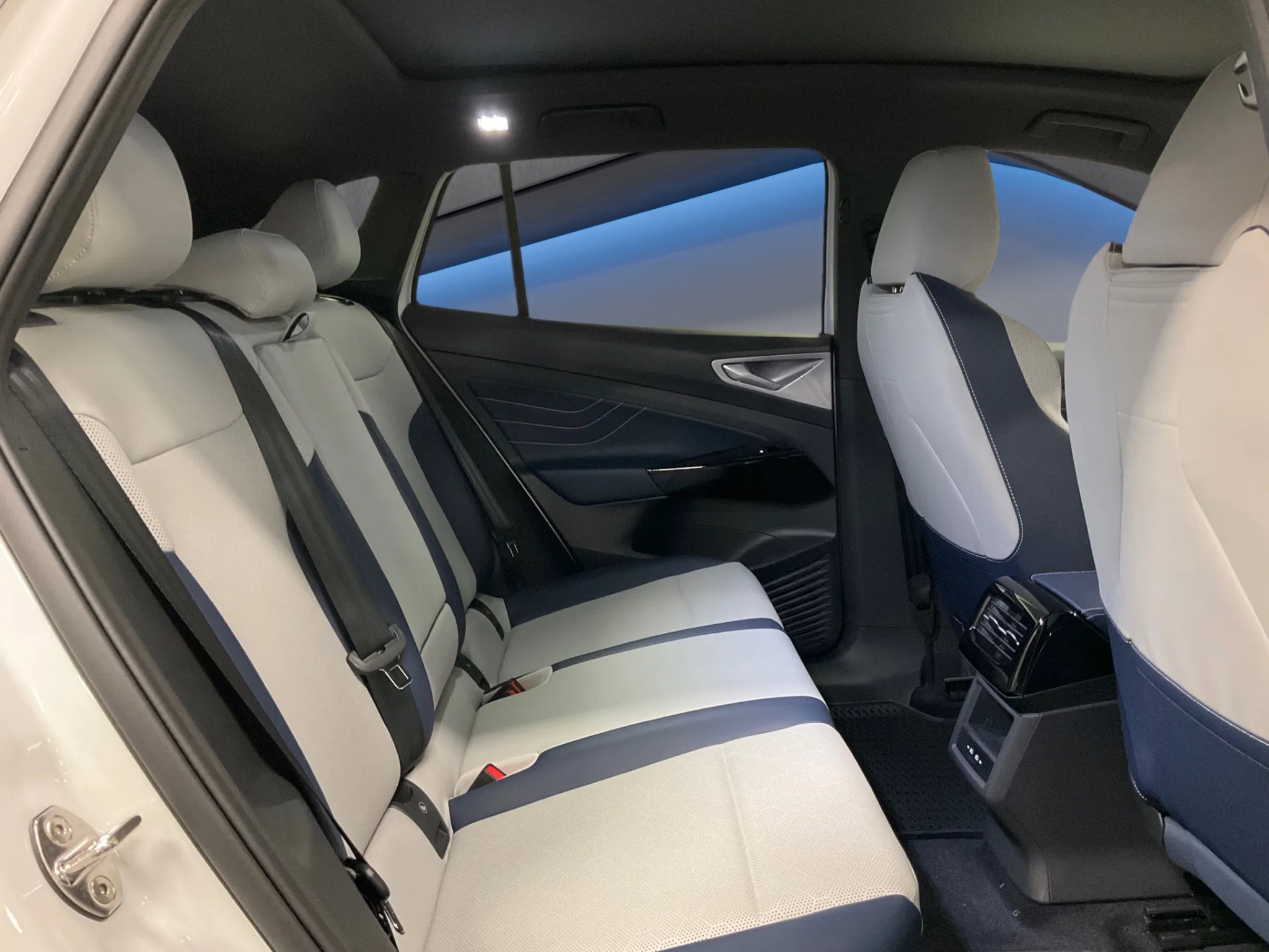 New 2025 Volkswagen ID.4 Pro S image 11