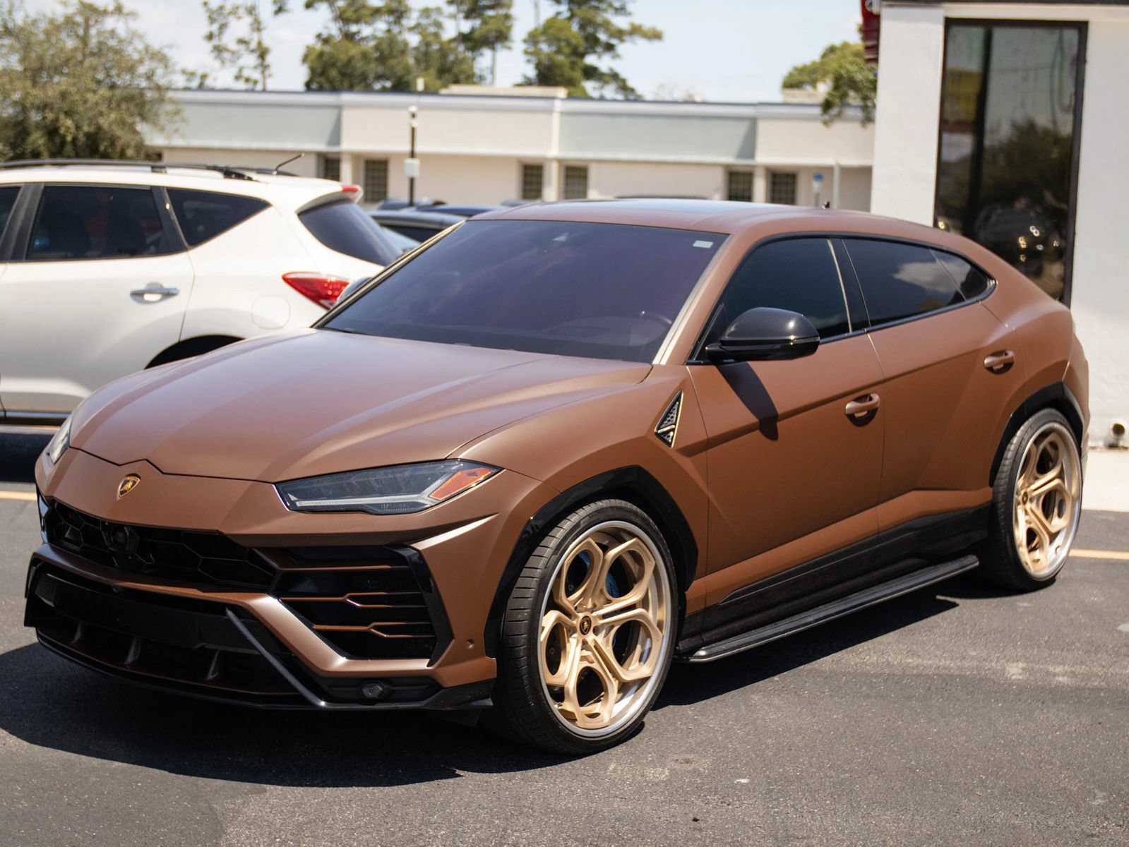 Used 2019 Lamborghini Urus AWD/4WD image 9