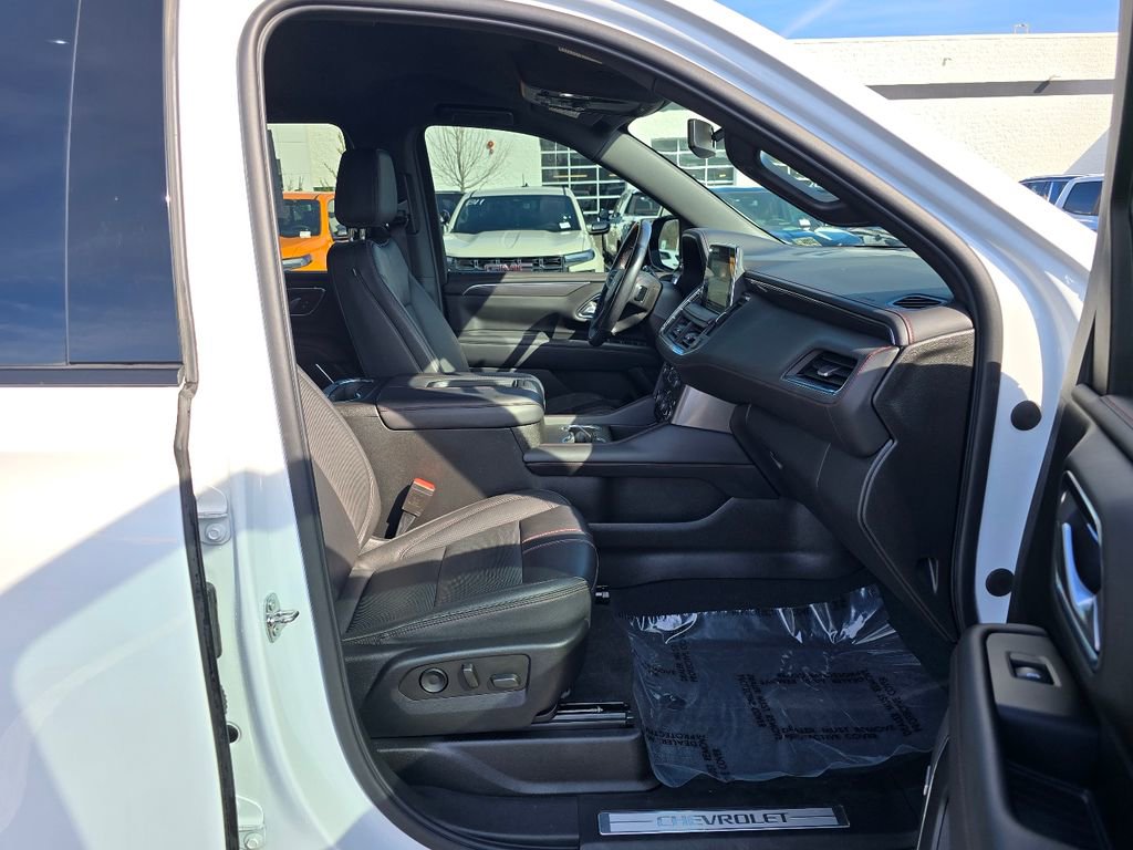 Used 2022 Chevrolet Tahoe RST w/ Luxury Package image 37