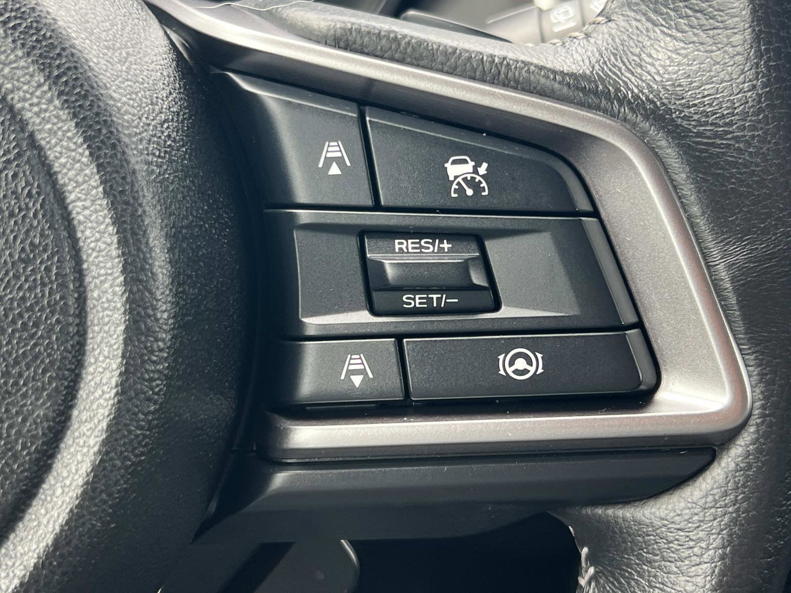 Used 2023 Subaru Ascent Limited w/ Technology Package AWD/4WD image 10