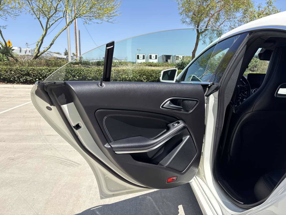 Used 2018 Mercedes-Benz CLA 250 image 11
