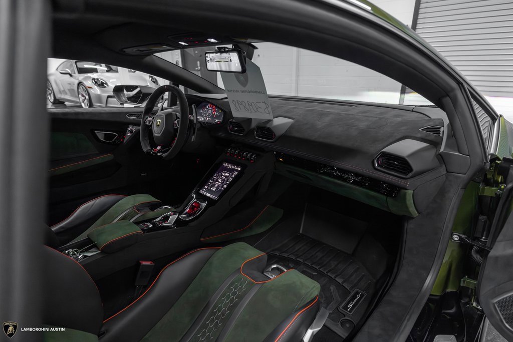 Used 2024 Lamborghini Huracan Sterrato image 41