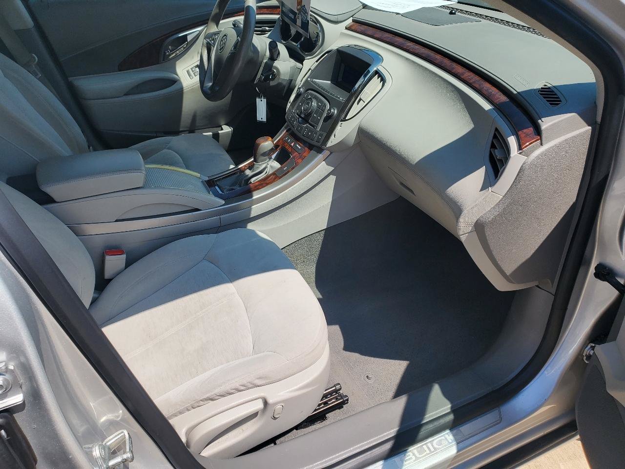 Used 2010 Buick LaCrosse CX FWD image 5