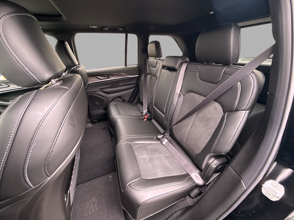 New 2026 Jeep Grand Cherokee Altitude AWD/4WD image 23