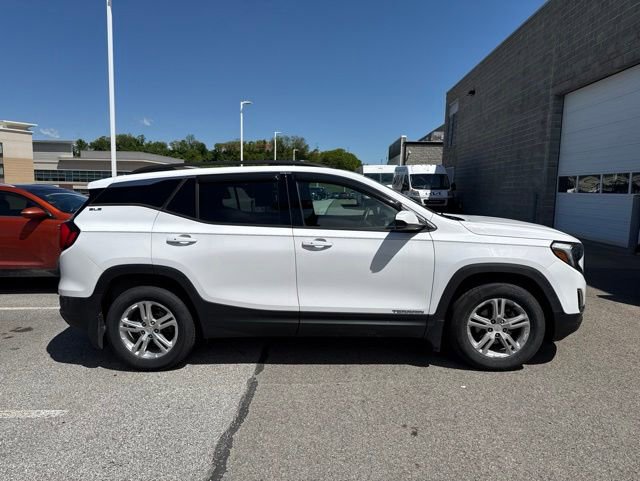 Used 2019 GMC Terrain SLE w/ Driver Convenience Package AWD/4WD image 3