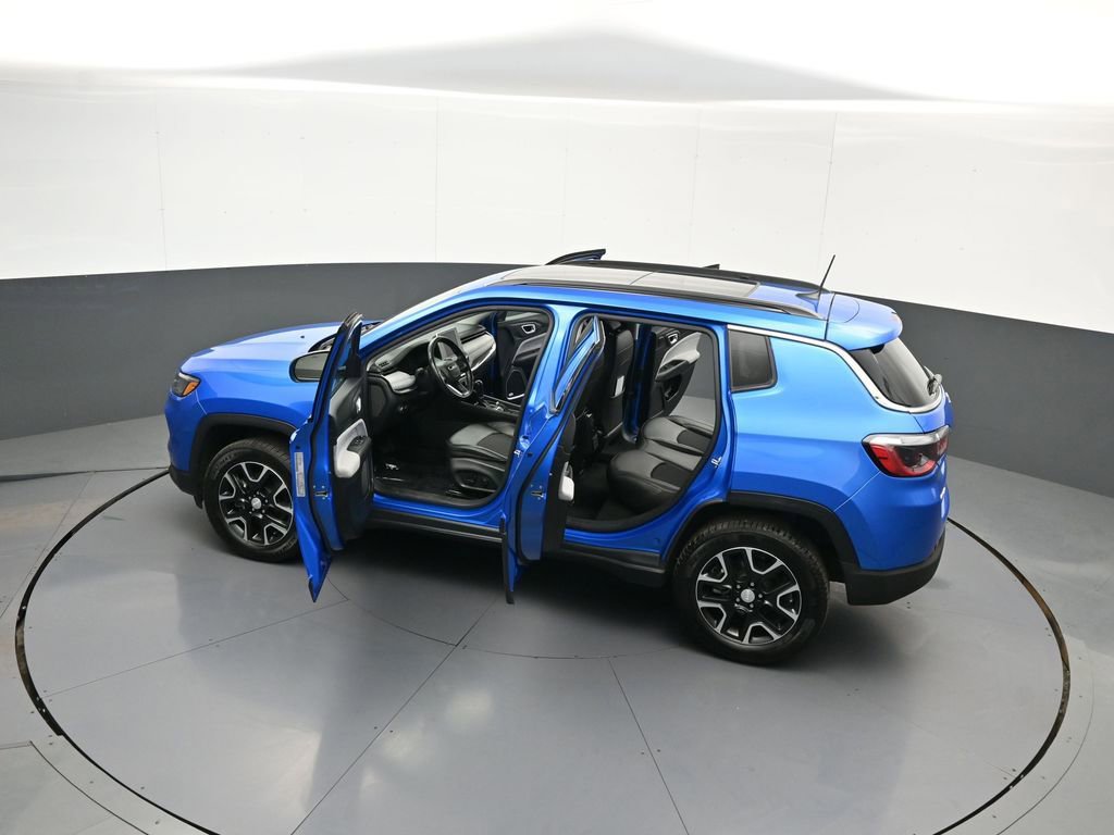Used 2022 Jeep Compass Latitude w/ Sun and Sound Group AWD/4WD image 43