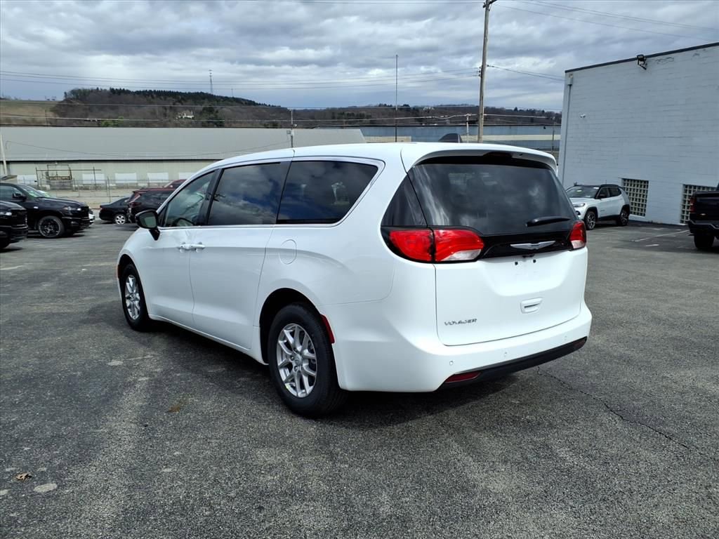 New 2026 Chrysler Voyager LX FWD image 5