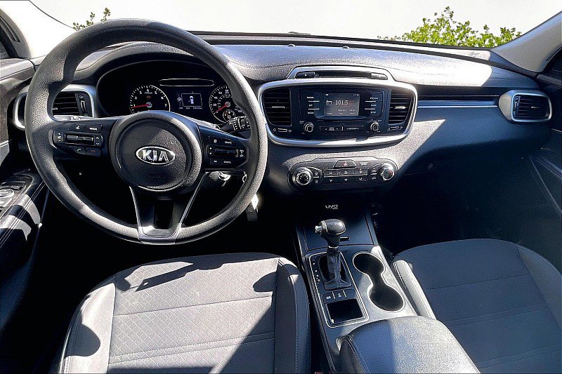 Used 2016 Kia Sorento AWD image 7