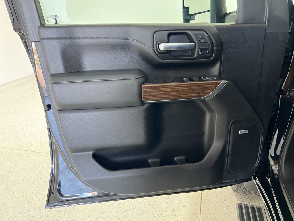 Used 2023 Chevrolet Silverado 2500 High Country w/ Technology Package image 21