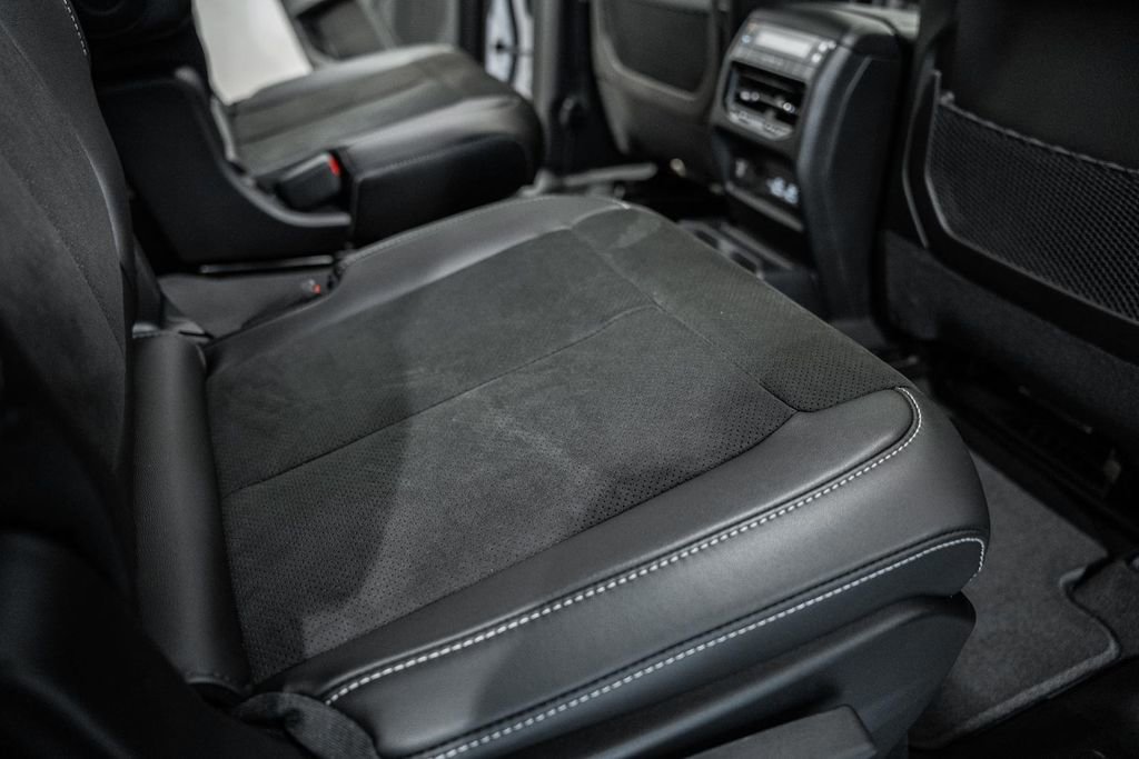 New 2025 Jeep Grand Cherokee L Altitude image 30