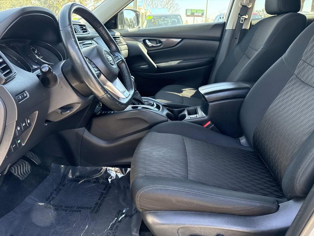 Used 2019 Nissan Rogue SV w/ Premium Package image 22