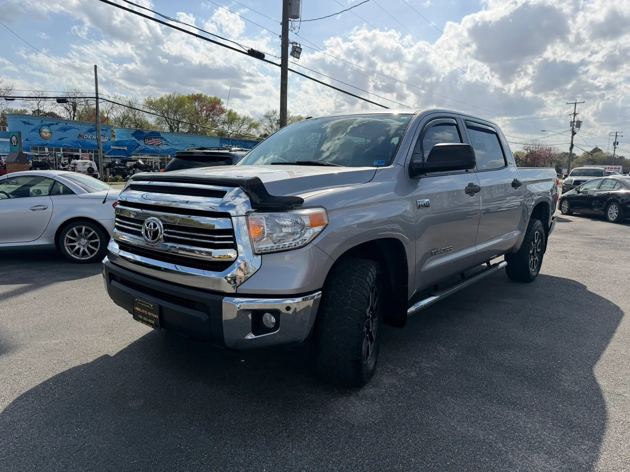 Used 2016 Toyota Tundra SR5 w/ TRD Off Road Package AWD/4WD image 7