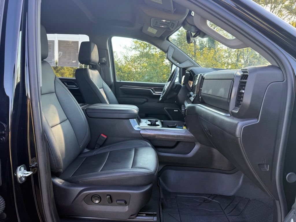 Used 2026 Chevrolet Silverado 2500 LTZ w/ LTZ Premium Package AWD/4WD image 24