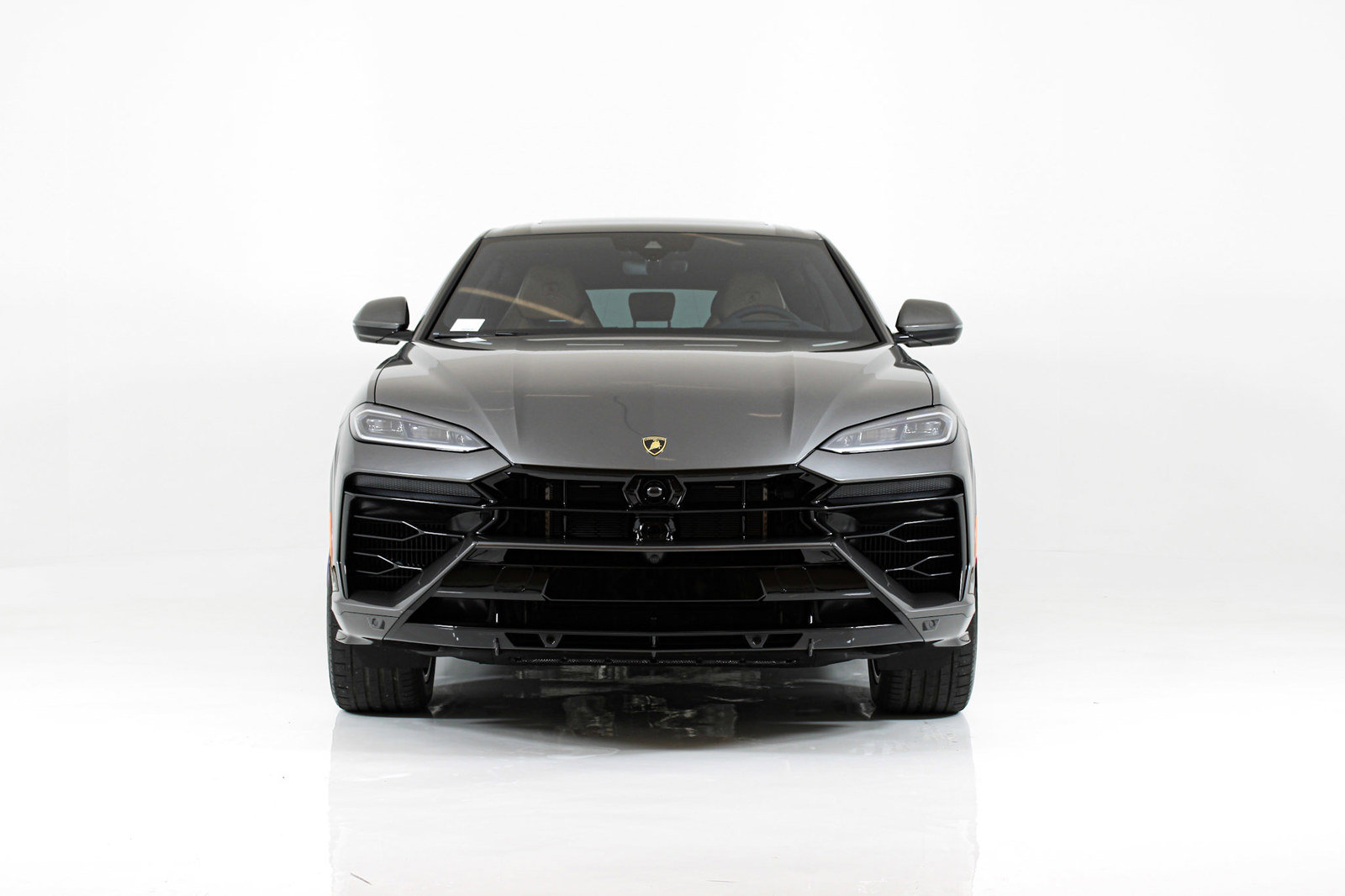 Used 2025 Lamborghini Urus SE AWD/4WD image 13