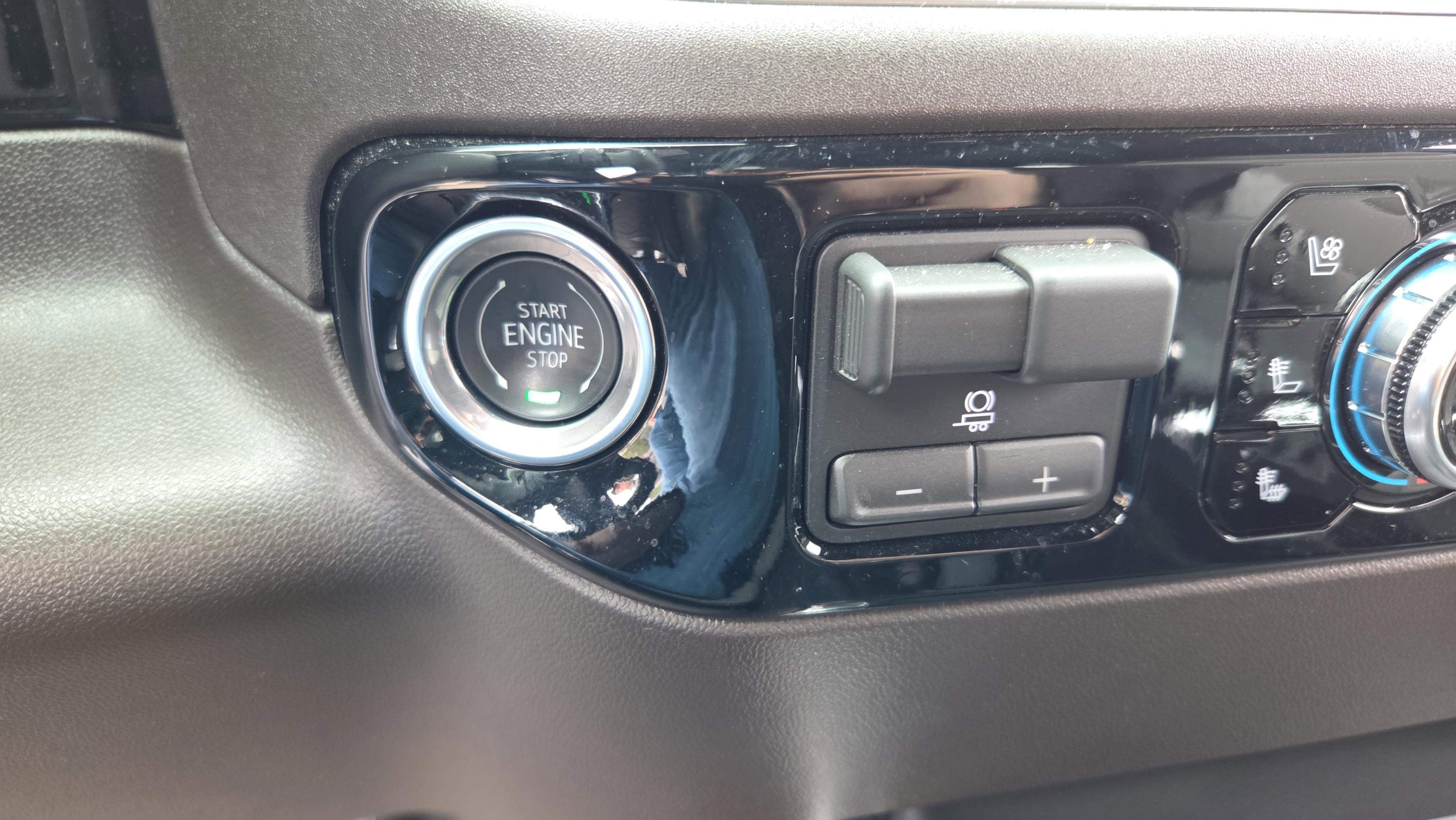 Used 2026 GMC Sierra 1500 SLT w/ SLT Premium Plus Package AWD/4WD image 28