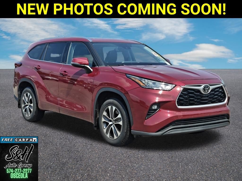 Used 2020 Toyota Highlander XLE AWD/4WD image 1