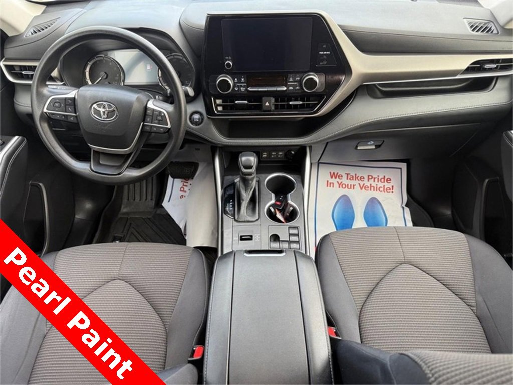 Used 2023 Toyota Highlander L image 11