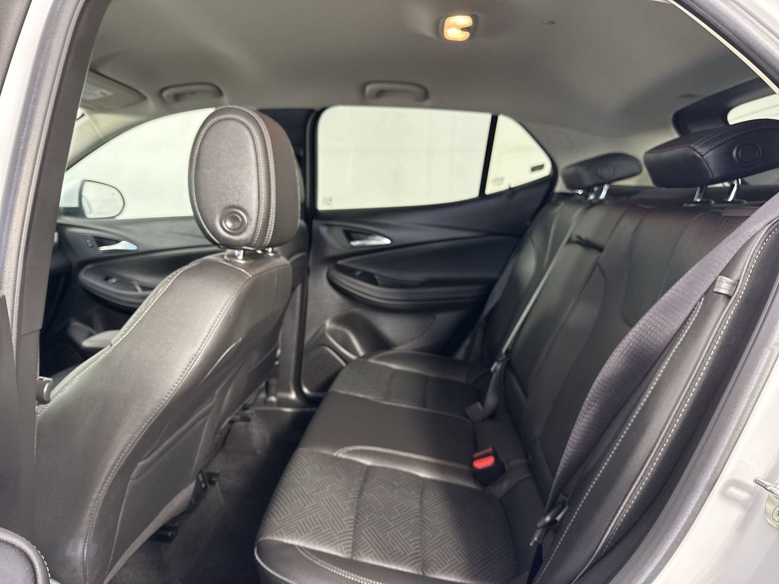 Used 2021 Buick Encore GX Essence FWD image 21