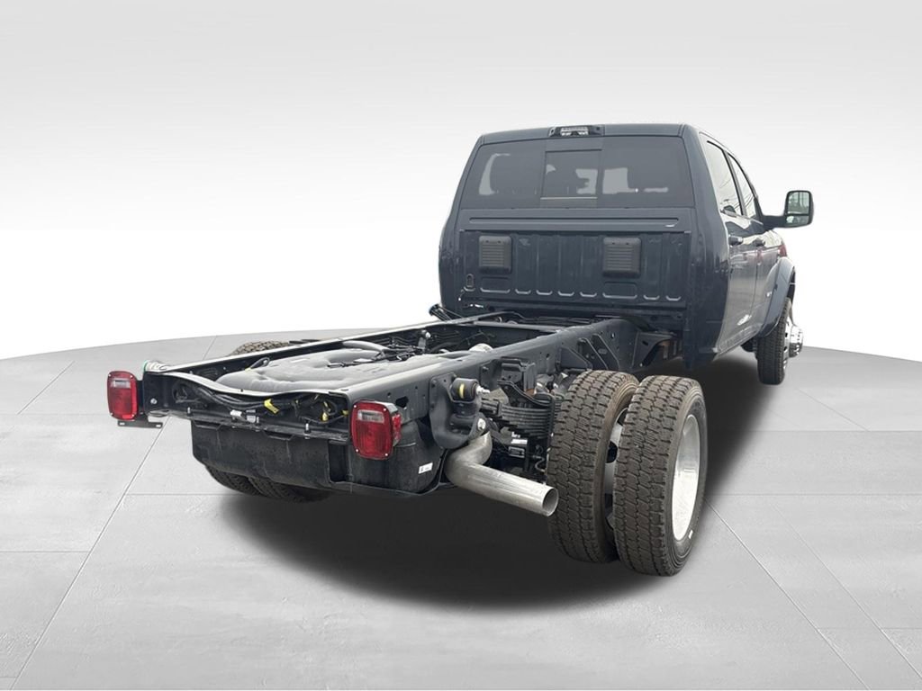 New 2026 RAM 4500 4x4 Crew Cab DRW w/ Laramie Trim Package image 4
