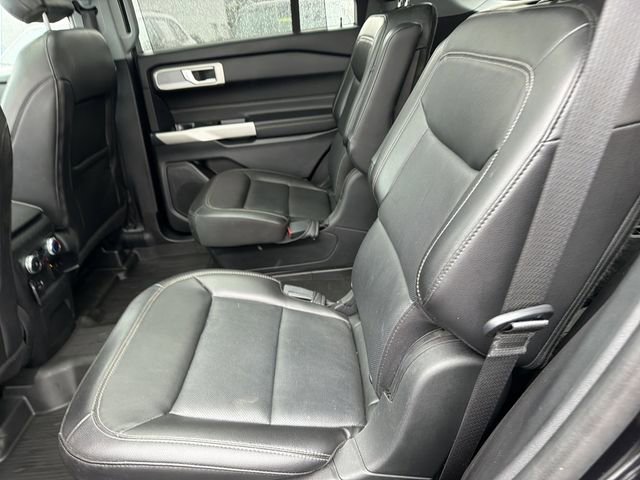 Used 2022 Ford Explorer Limited w/ Equipment Group 301A AWD/4WD image 13