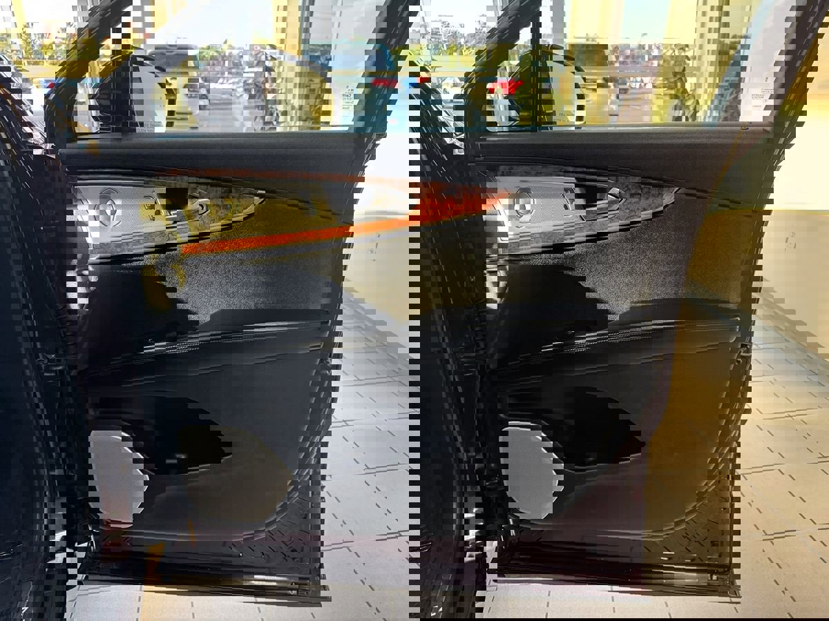 Used 2017 Lincoln MKX Reserve w/ Luxury Package image 14