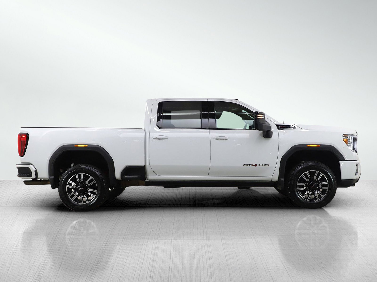 Used 2022 GMC Sierra 3500 AT4 w/ AT4 Premium Plus Package image 6