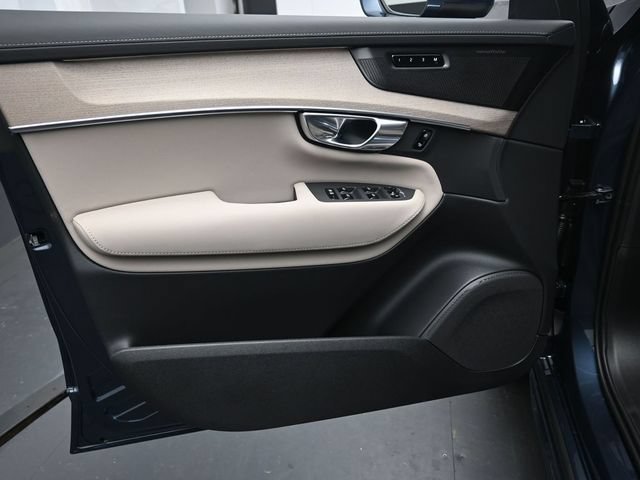 Used 2026 Volvo XC90 T8 Plus w/ Protection Package Premier AWD/4WD image 20