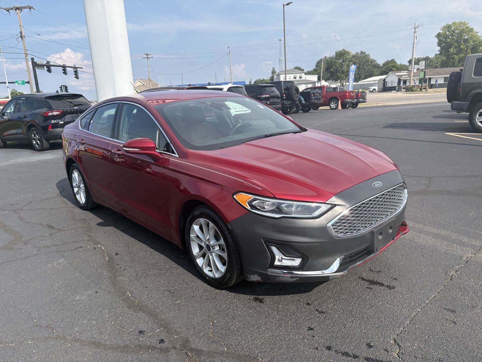 Used 2019 Ford Fusion Energi Titanium FWD image 2
