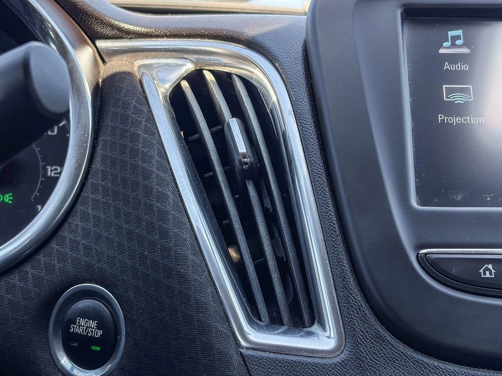 Used 2018 Chevrolet Malibu LT image 25