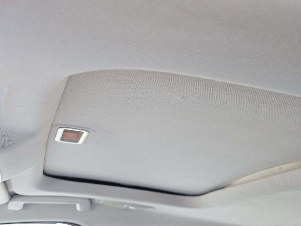 Used 2014 Ford Focus Titanium FWD image 14