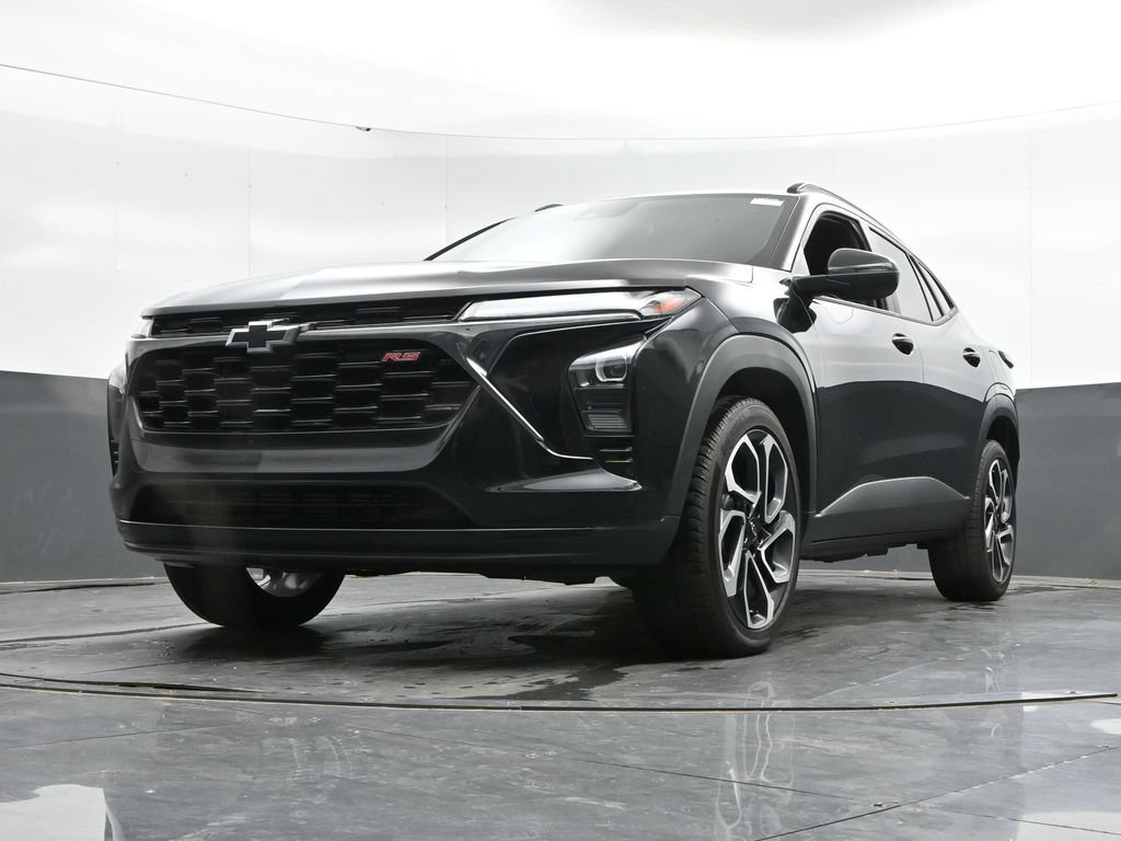 Used 2025 Chevrolet Trax RS w/ Sunroof Package FWD image 43