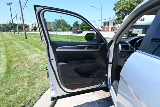 Used 2018 Volkswagen Atlas SE w/ R-Line Package AWD/4WD image 27