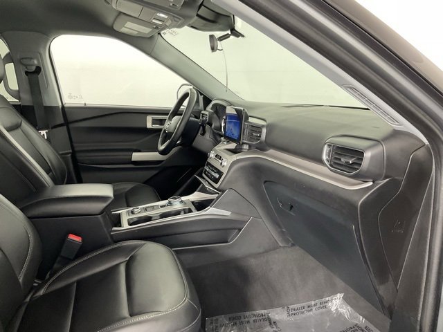 Used 2024 Ford Explorer XLT w/ Equipment Group 202A image 21