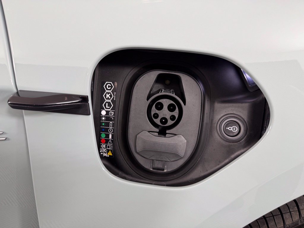 New 2026 Porsche Taycan 4S AWD/4WD image 47