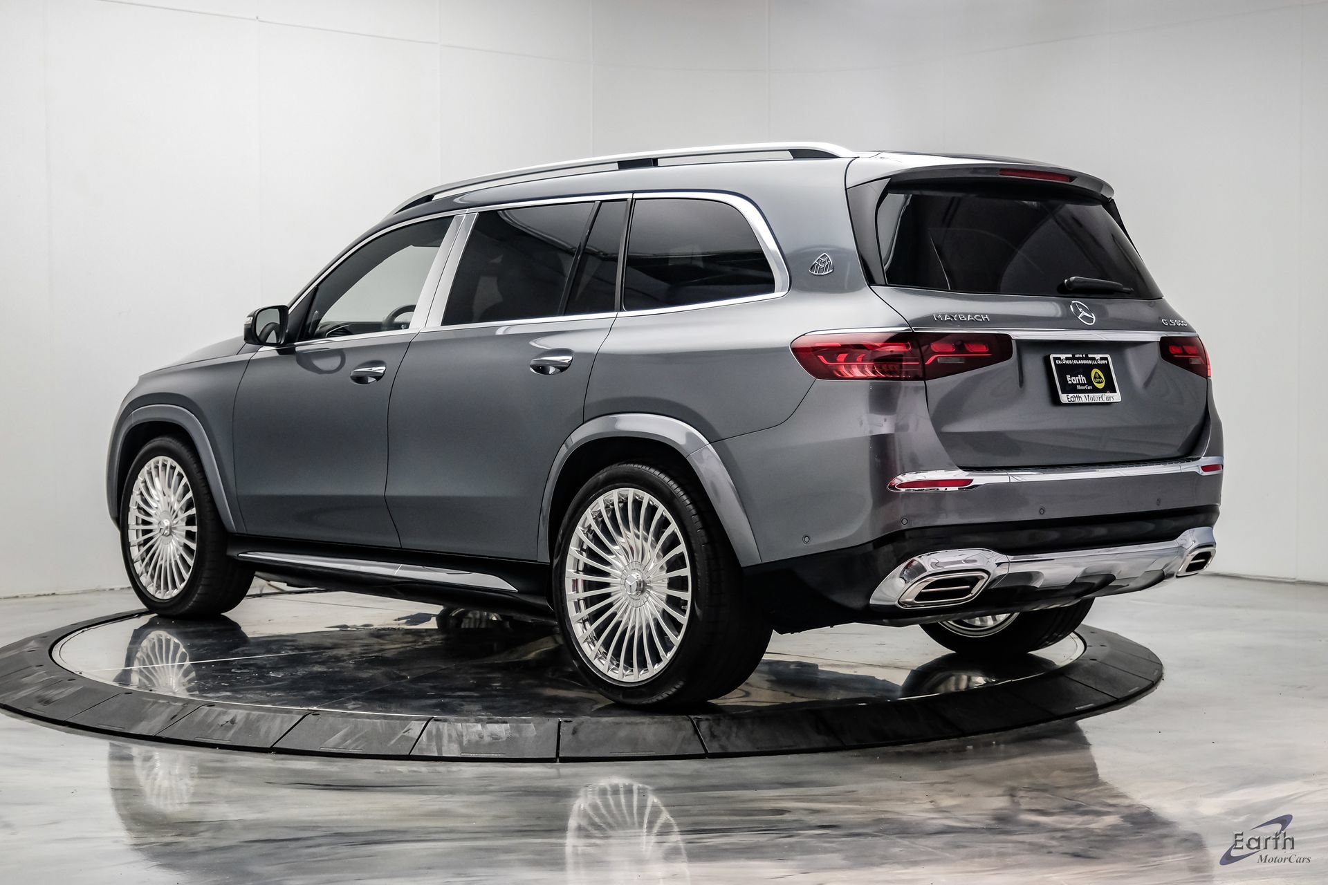 Used 2024 Mercedes-Benz Maybach GLS 600 4MATIC image 12