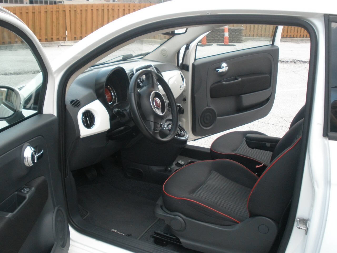 Used 2016 FIAT 500 Easy image 25