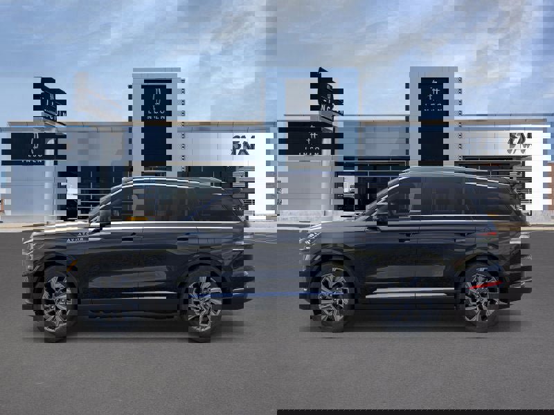New 2026 Lincoln Aviator AWD image 3