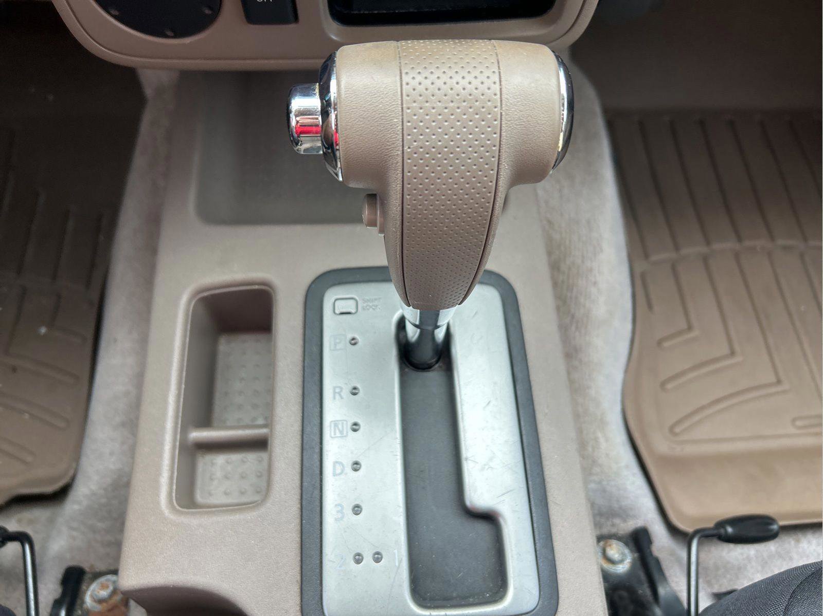 Used 2010 Nissan Frontier SE RWD image 17