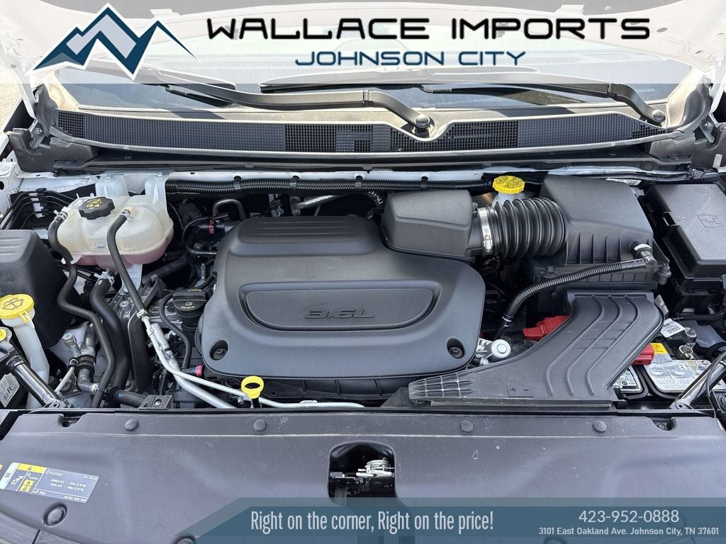Used 2025 Chrysler Pacifica Limited FWD image 44