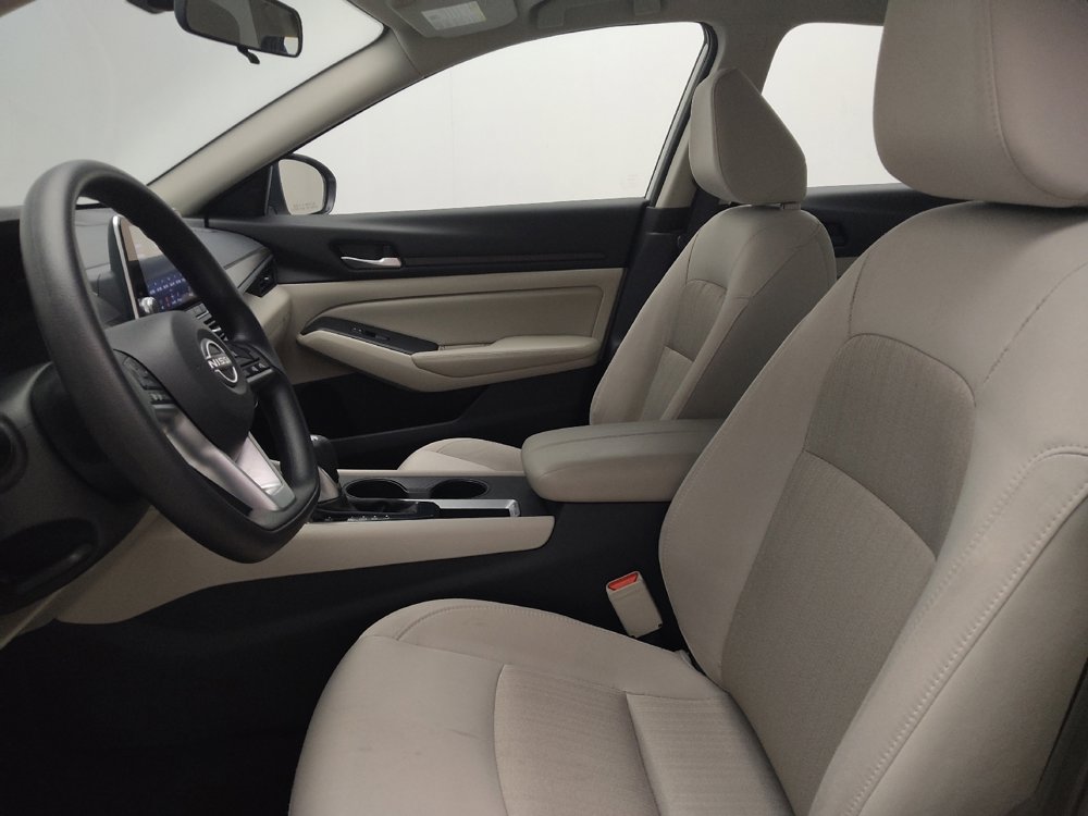 Used 2025 Nissan Altima 2.5 SV image 17