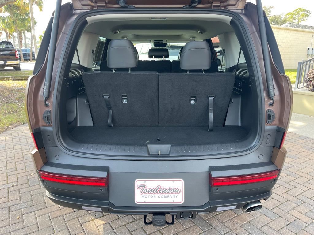 Used 2025 Hyundai Santa Fe XRT image 5