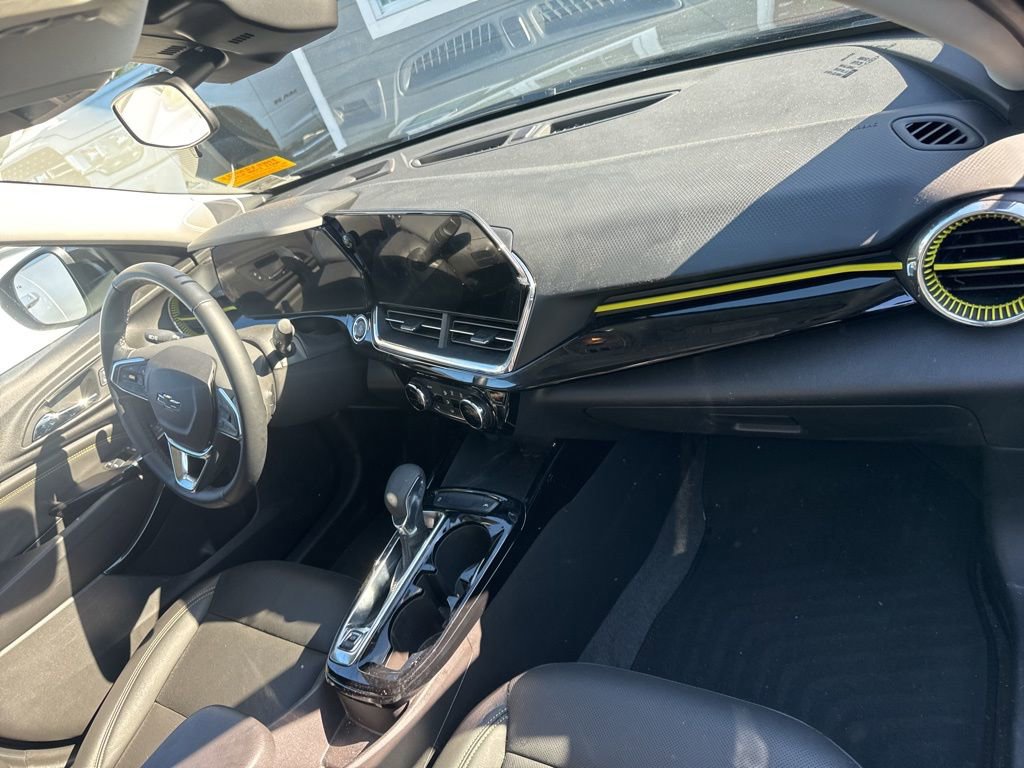 Used 2025 Chevrolet Trax ACTIV w/ Sunroof Package image 11