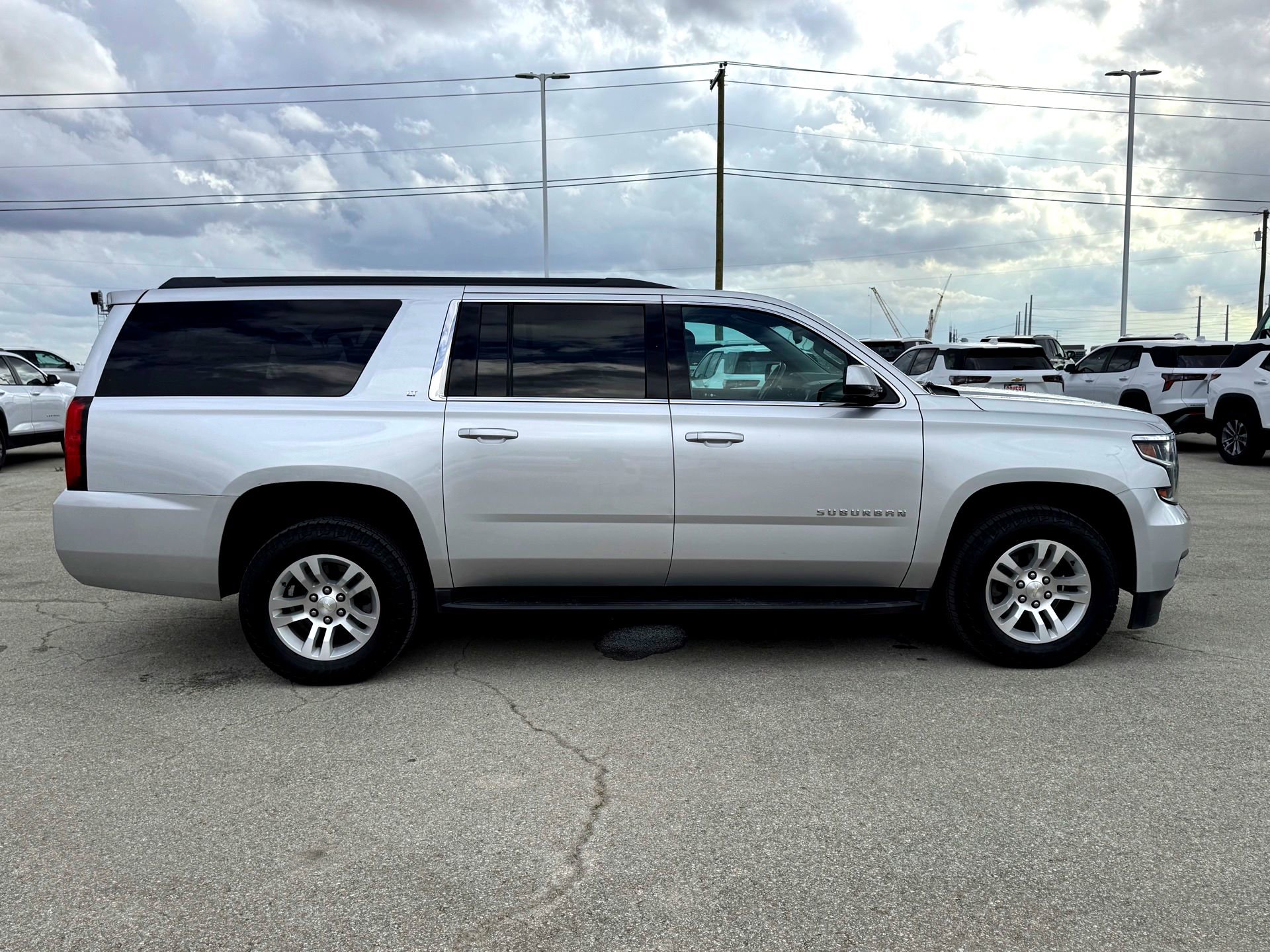 Used 2018 Chevrolet Suburban LT image 5