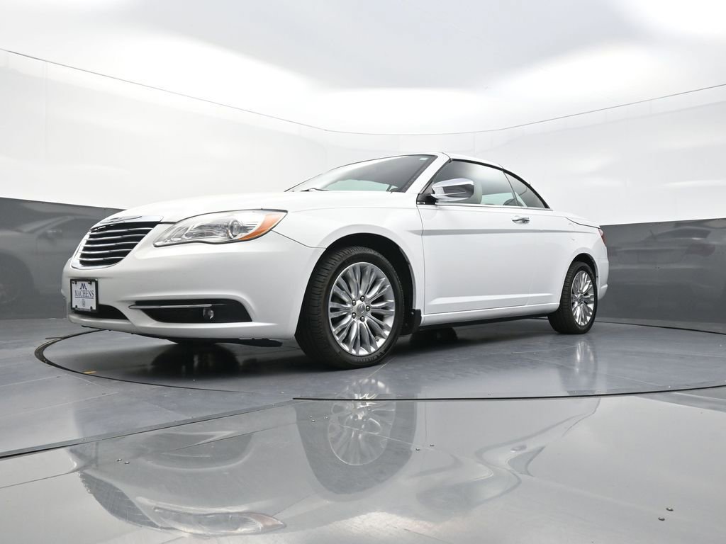 Used 2011 Chrysler 200 Limited FWD image 26