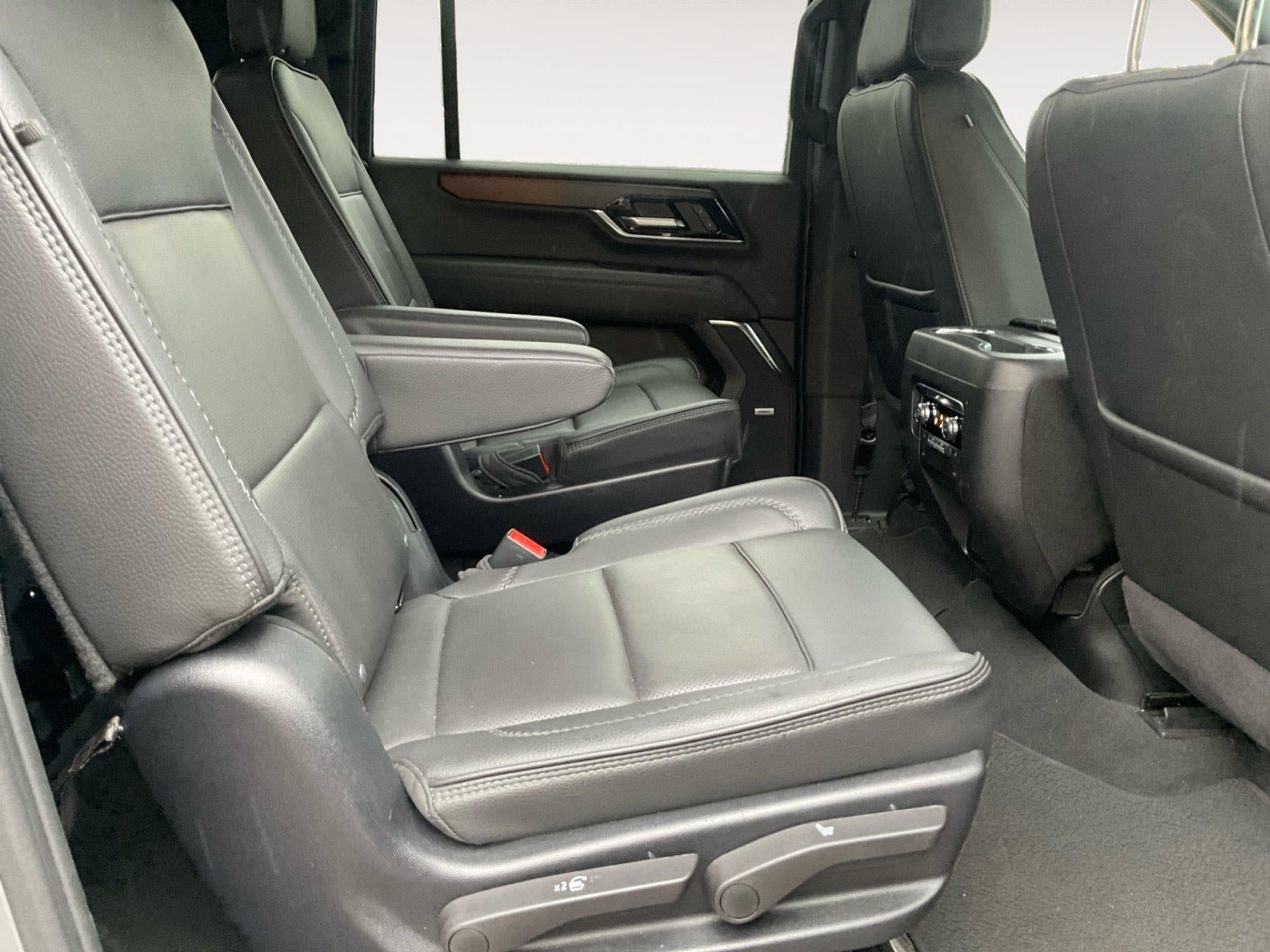 Certified 2025 GMC Yukon XL Denali AWD/4WD image 13