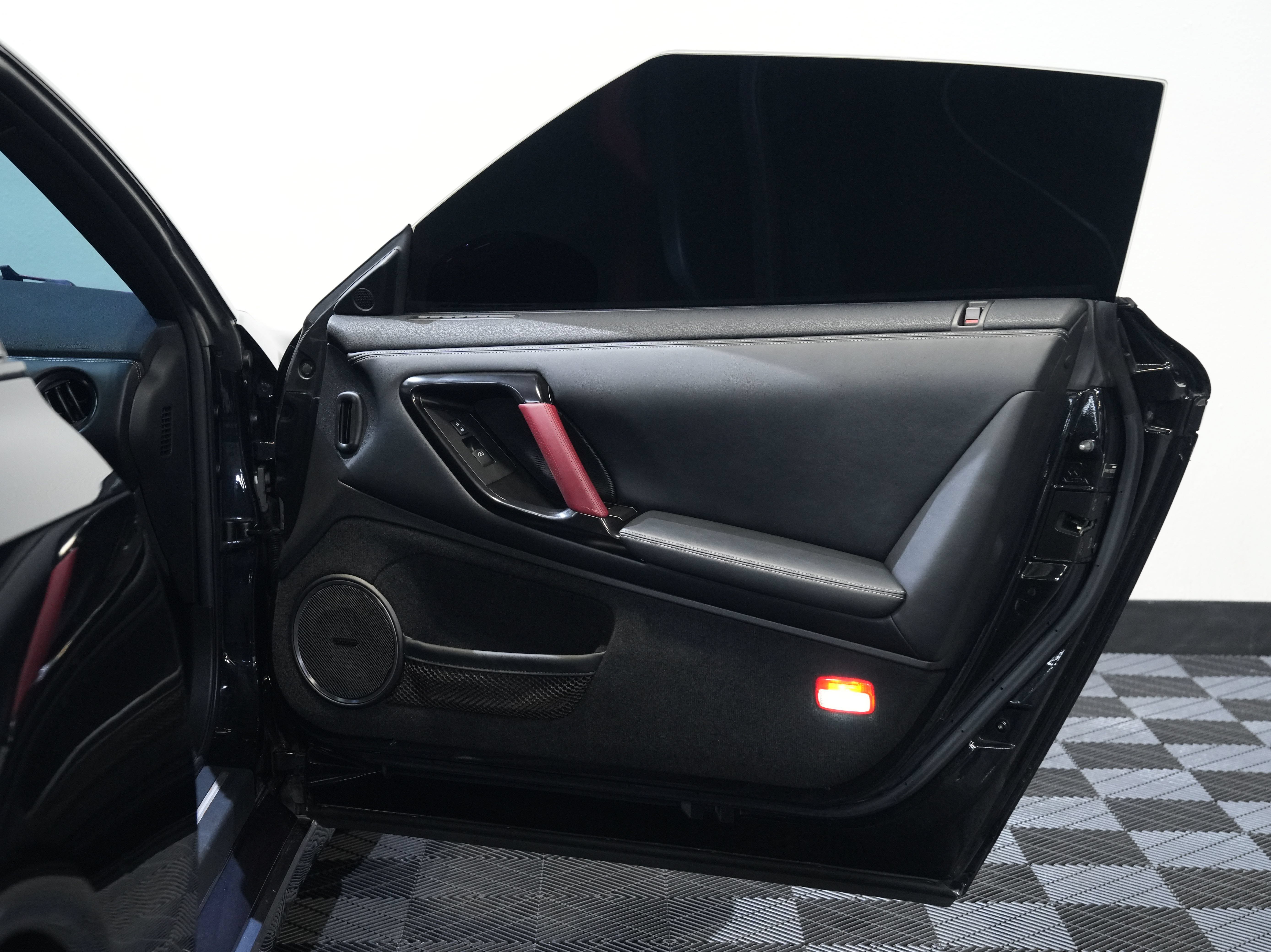 Used 2015 Nissan GT-R Black Edition AWD/4WD image 24