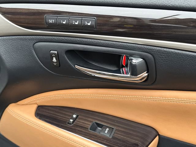 Used 2013 Lexus LS 460 AWD w/ Comfort Pkg image 24