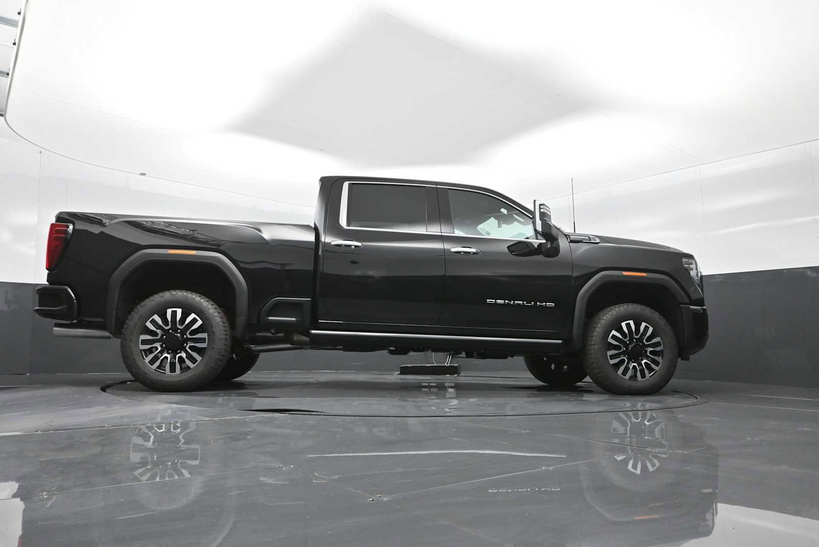 New 2025 GMC Sierra 2500 Denali Ultimate w/ Max Trailering Package image 25