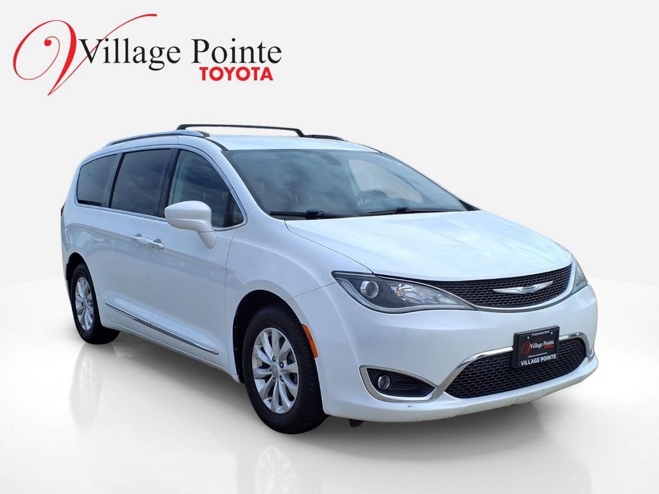 Used 2018 Chrysler Pacifica Touring-L FWD image 8
