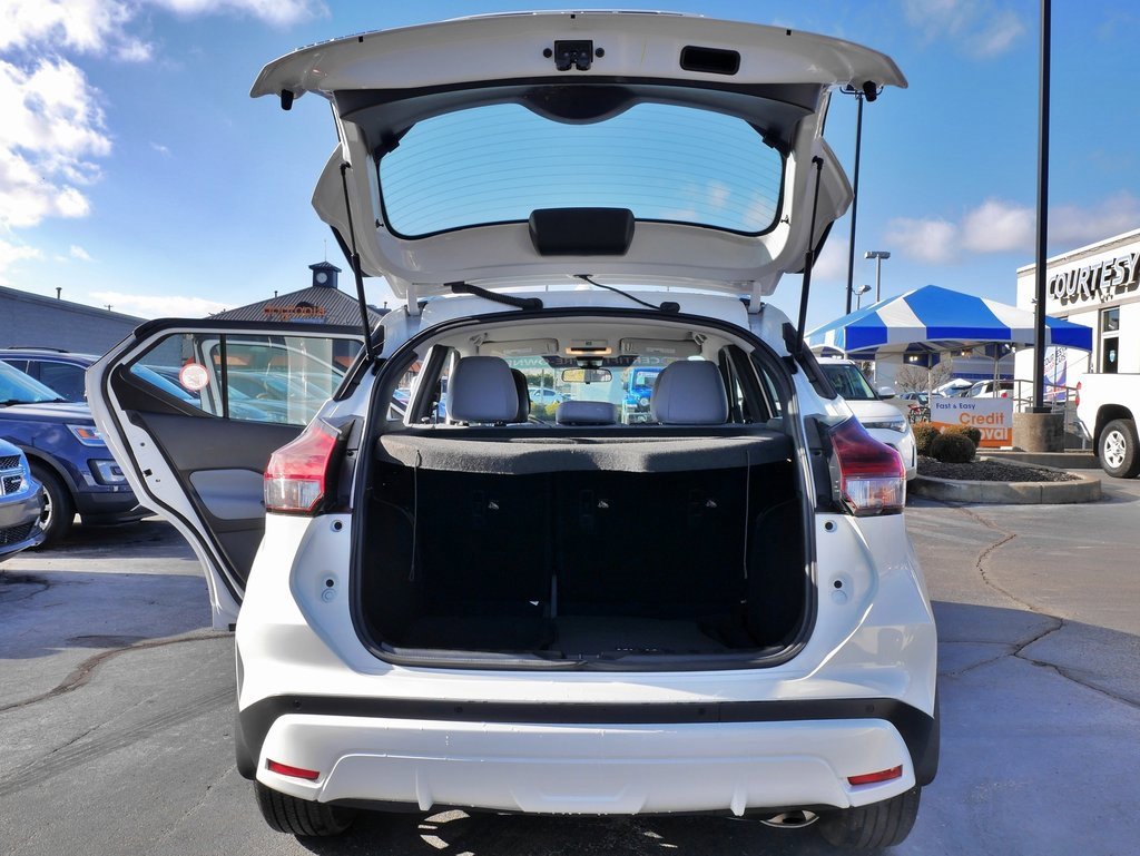 Used 2023 Nissan Kicks SR w/ SR Premium Package image 15